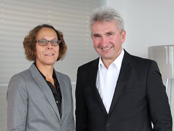Prof. Dr. Andreas Pinkwart (Minister für Wirtschaft, Innovation, Digitalisierung und Energie des Landes NRW) und Sabine Jahn (Sabine Jahn, Geschäftsführerin der Clearingstelle Mittelstand)